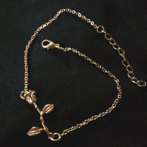 Gold "rose" anklet
